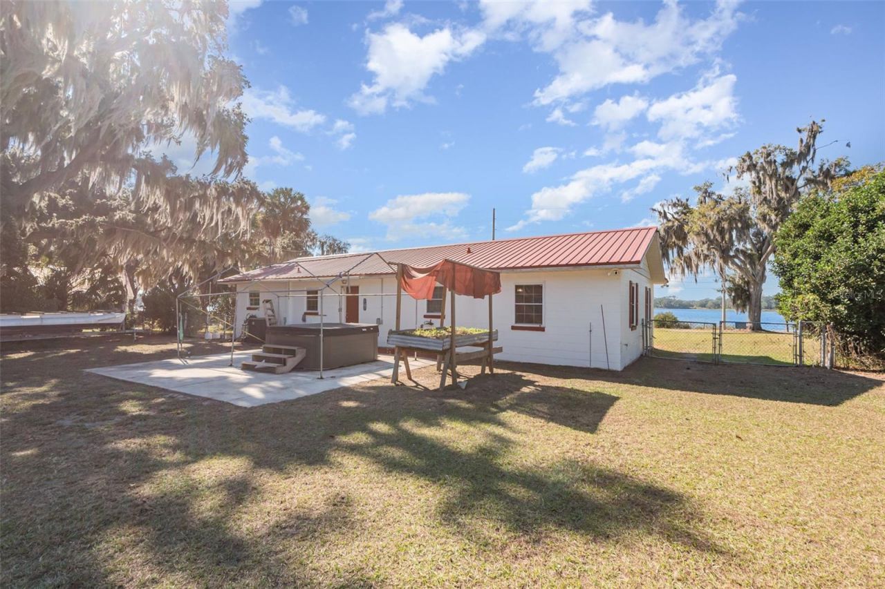 404 Grand Rondo E, Crescent City, FL 32112 Photo