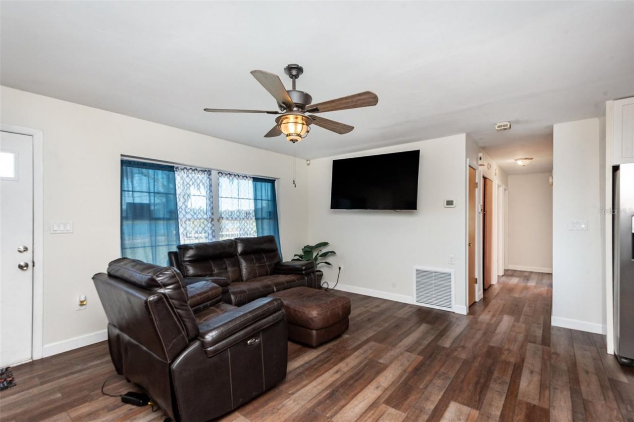 404 Grand Rondo E, Crescent City, FL 32112 Photo