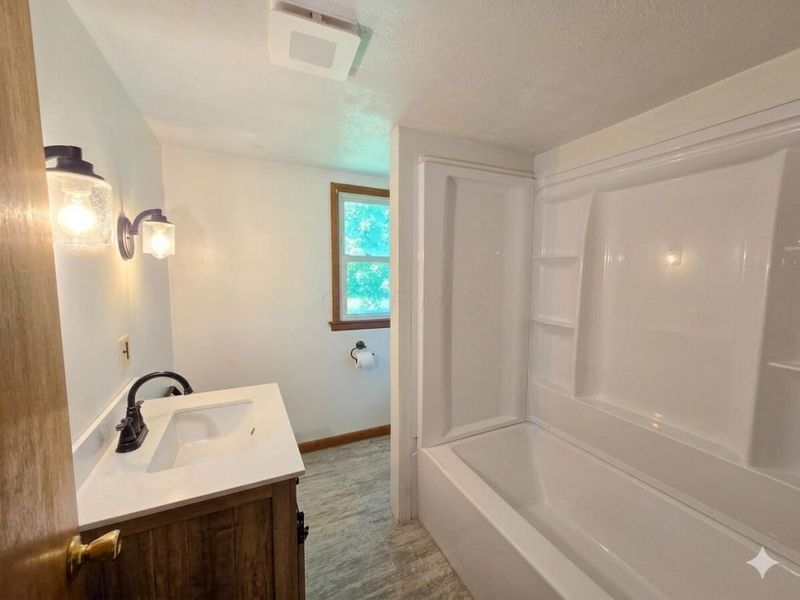 25 E 10th Street, Wellston, OH 45692 Photo 7