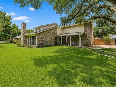 9129 Timber Oaks Drive, Fort Worth, TX 76179