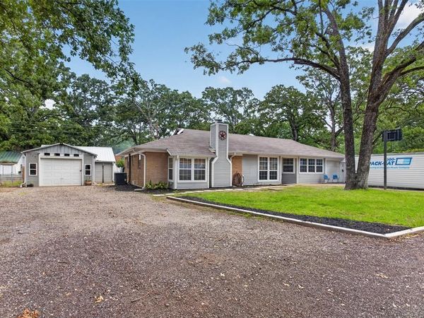 114 Forrest Oaks Drive, Gun Barrel City, TX 75156
