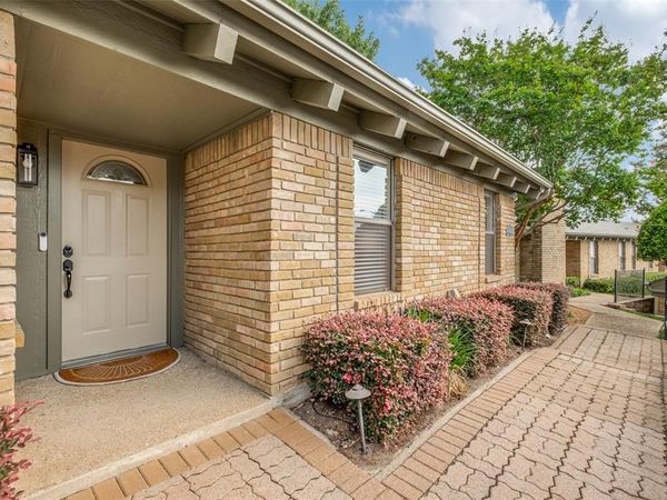 8415 Old Moss Road , Dallas, TX 75231