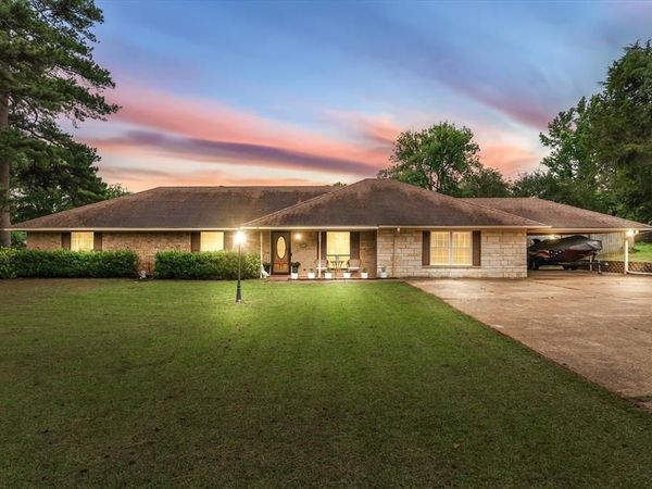 2203 Woodbine Drive , Gladewater, TX 75647