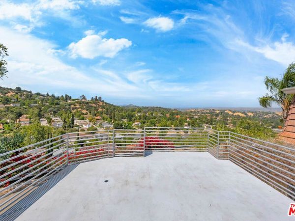 4302 Torreon Drive , Woodland Hills, CA 91364