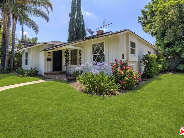6957 Burnet Avenue, Van Nuys, CA 91405