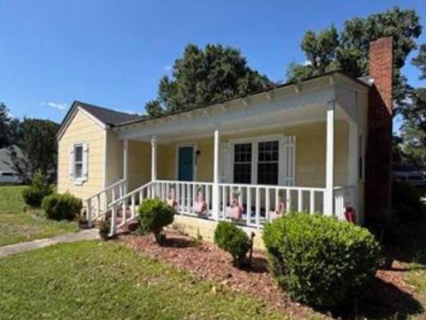 100 Jackson St. , Lake City, SC 29560