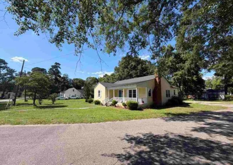 100 Jackson St.  Photo 4