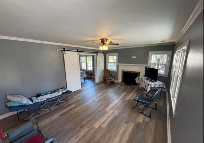 100 Jackson St.  Photo 6
