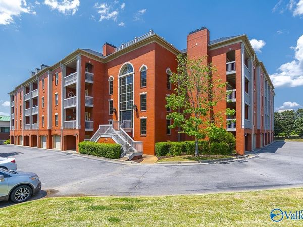 4770 Whitesburg Drive SW, Unit 301, Huntsville, AL 35802