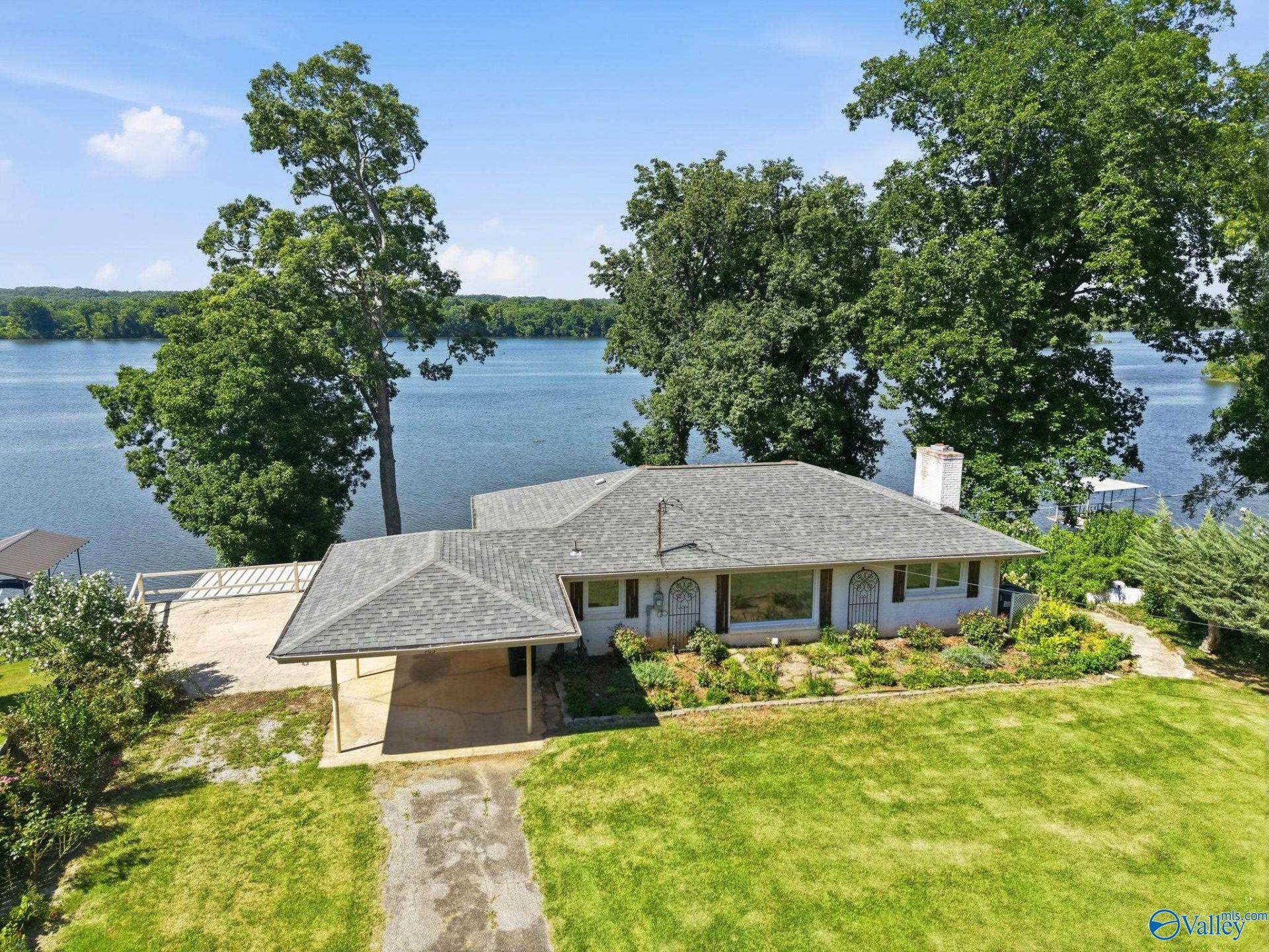 703 Carter Drive, Tuscumbia, AL 35674 Main Photo
