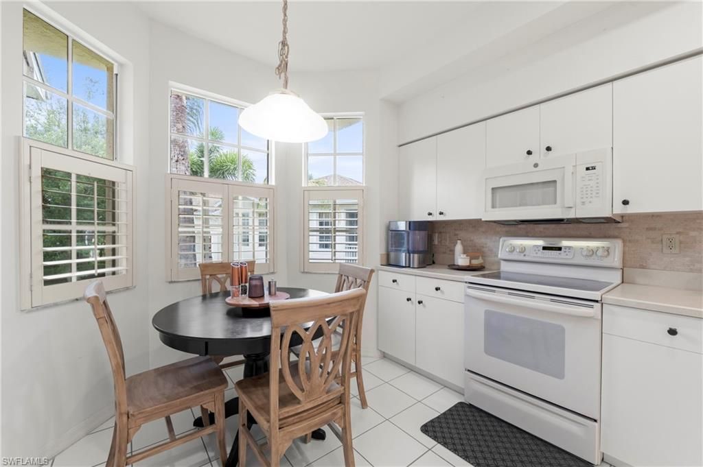 9670 Village View Blvd, Unit 201, Bonita Springs, FL 34135 Photo