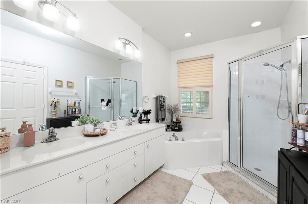 9670 Village View Blvd, Unit 201, Bonita Springs, FL 34135 Photo