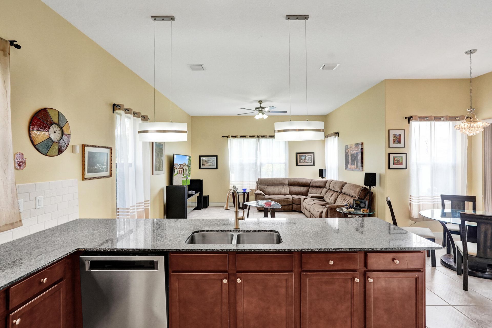 8541 NW 38th Street, Cooper City, FL 33024 Photo