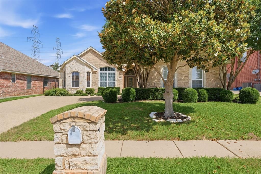 5504 Plata Lane , Benbrook, TX 76126 Main Photo