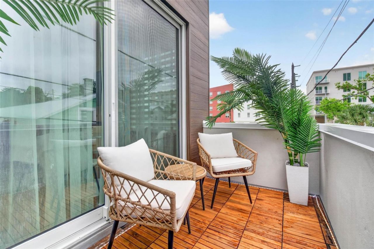 374 6th Street S, Saint Petersburg, FL 33701 Photo