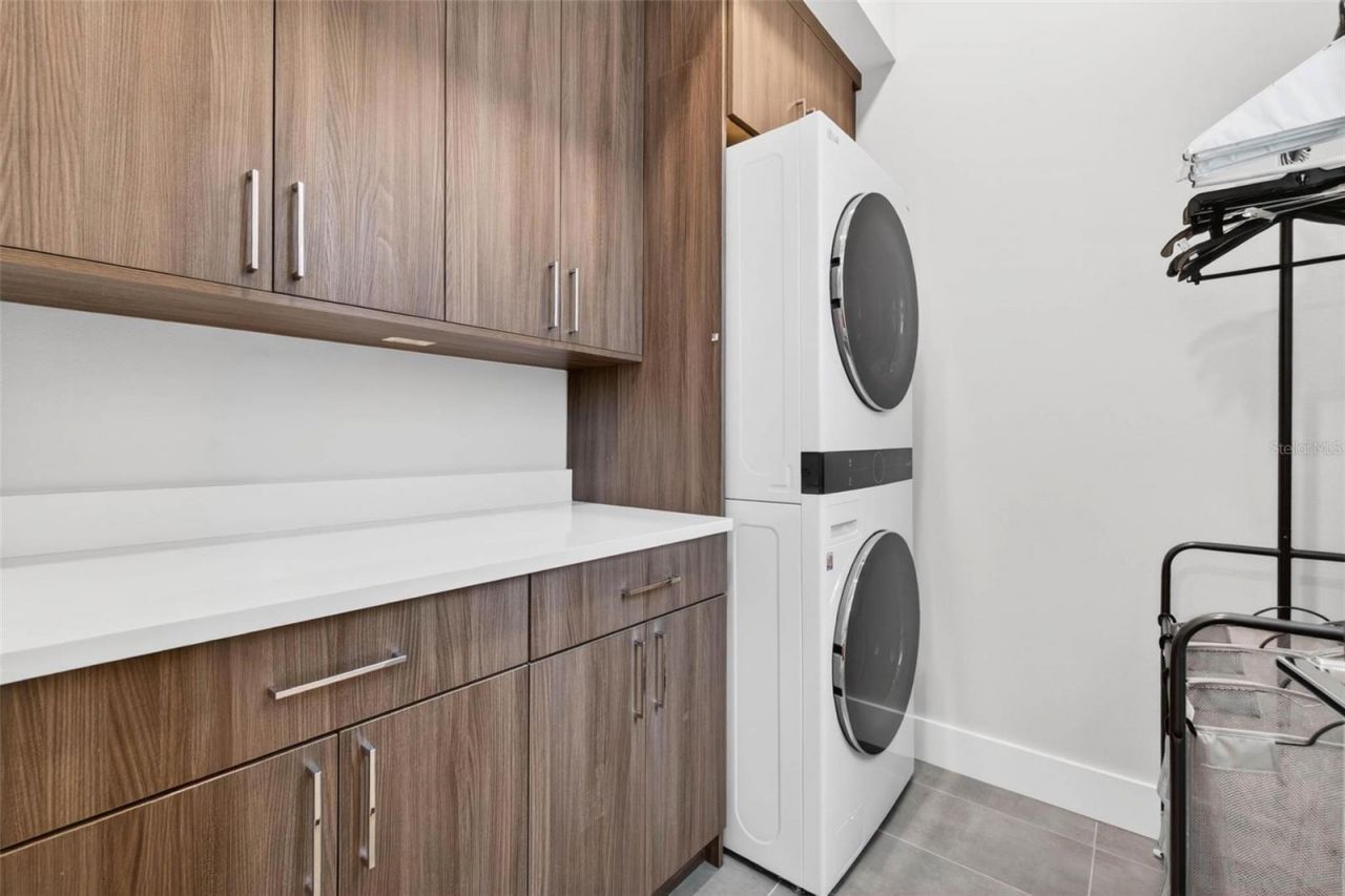 374 6th Street S, Saint Petersburg, FL 33701 Photo