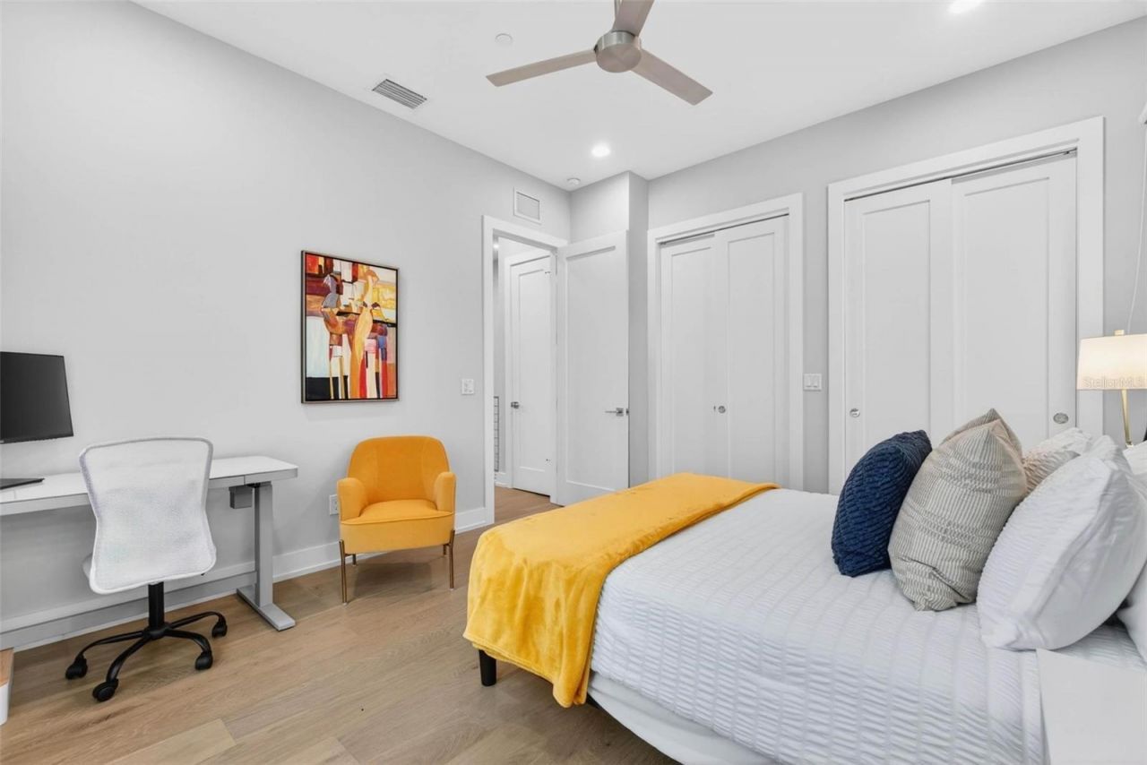 374 6th Street S, Saint Petersburg, FL 33701 Photo