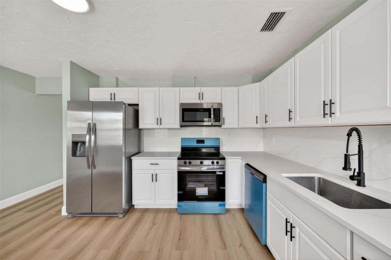 412 59th Avenue Drive W, Bradenton, FL 34207 Photo