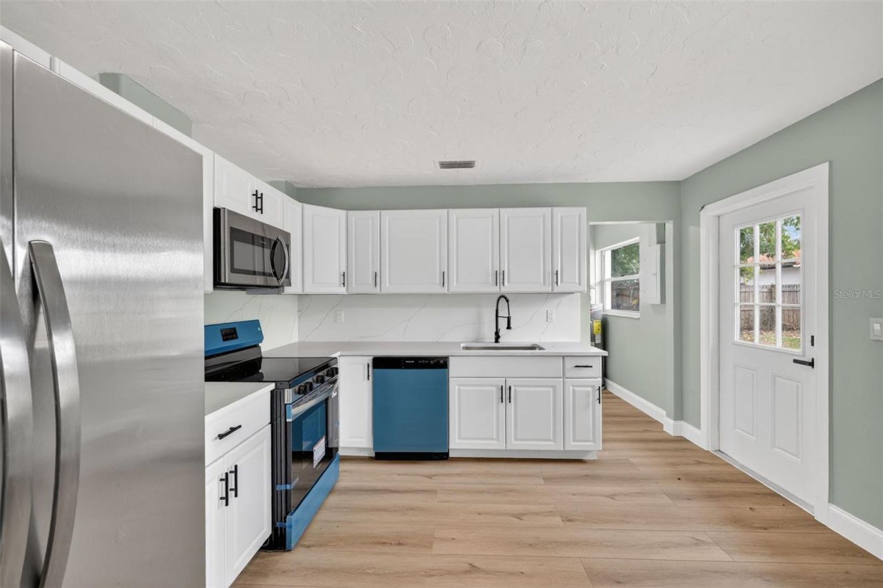 412 59th Avenue Drive W, Bradenton, FL 34207 Photo