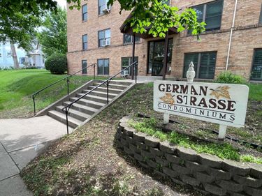 323 N German Street, Unit 2B, New Ulm, MN 56073