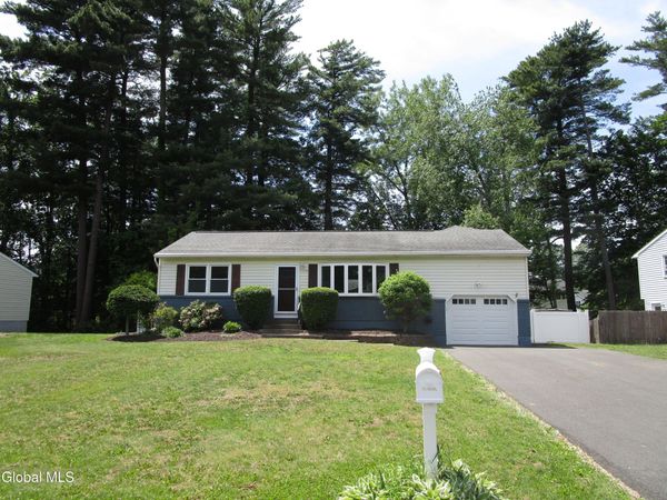 29 Garling Drive, Latham, NY 12205