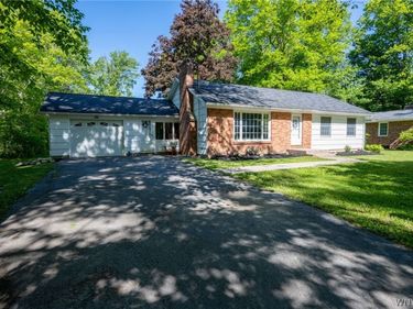 45 James Place , Orchard Park, NY 14127