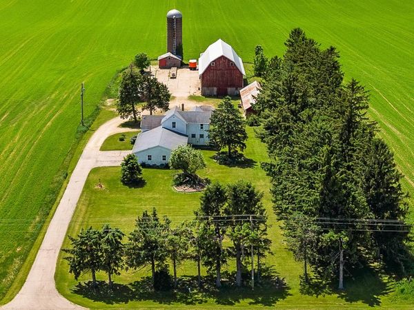 W6231 County Road K, Arlington, WI 53911