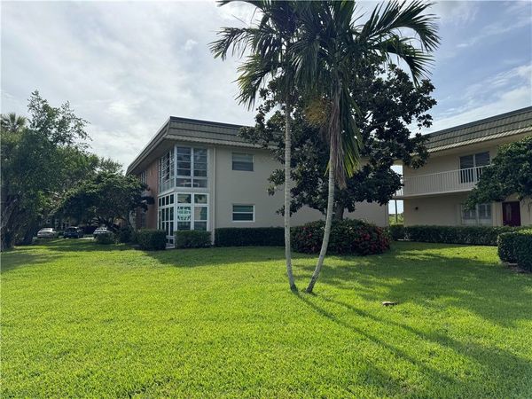4 Vista Gardens Trail, Unit 103, Vero Beach, FL 32962
