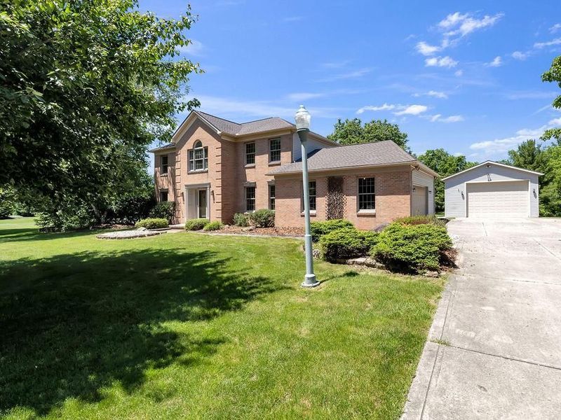 14 Willow View Drive SW, Granville, OH 43023 Photo 2
