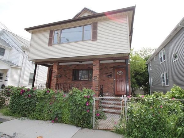 43 Chapman St, Unit 2, Watertown, MA 02472