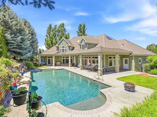 631 7th Fairway Drive, Medford, OR 97504