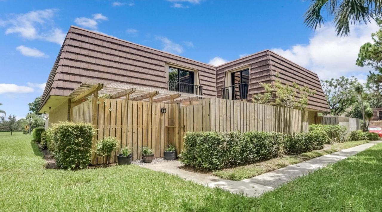 121 1st Lane, Palm Beach Gardens, FL 33418 Photo