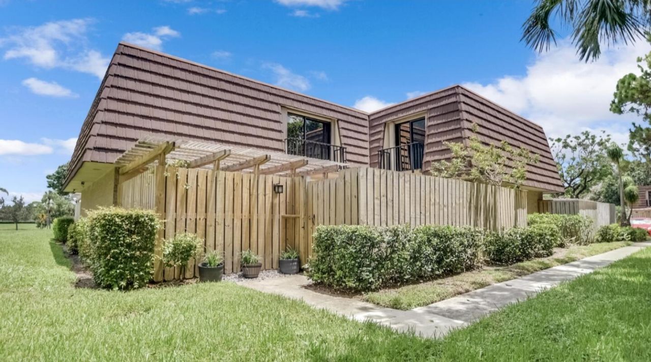 121 1st Lane, Palm Beach Gardens, FL 33418 Photo