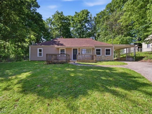 2670 Robindale Avenue , Akron, OH 44312