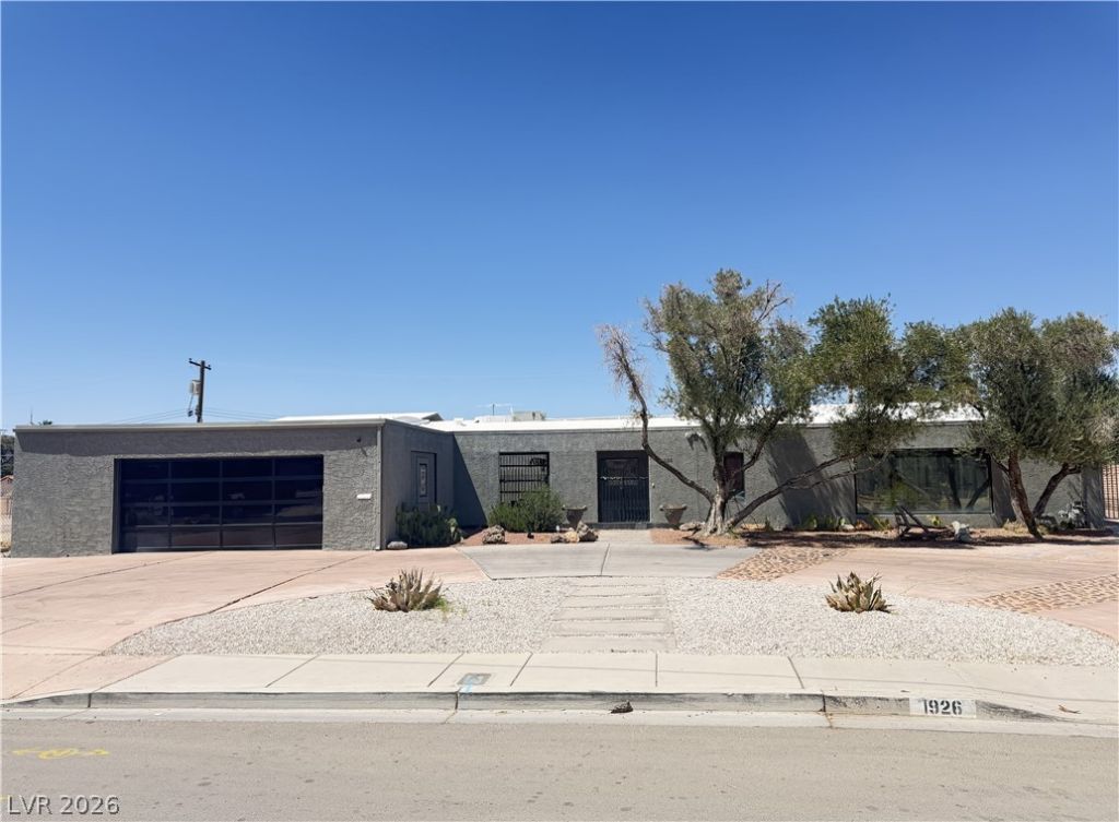 1926 Papago Lane, Las Vegas, NV 89169 Main Photo