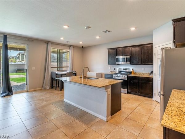 7255 Dazzle Point Street, North Las Vegas, NV 89084