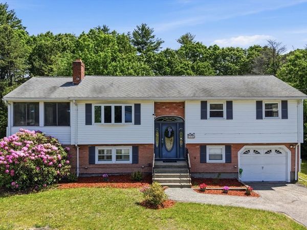 55 Burnham Rd, Billerica, MA 01862