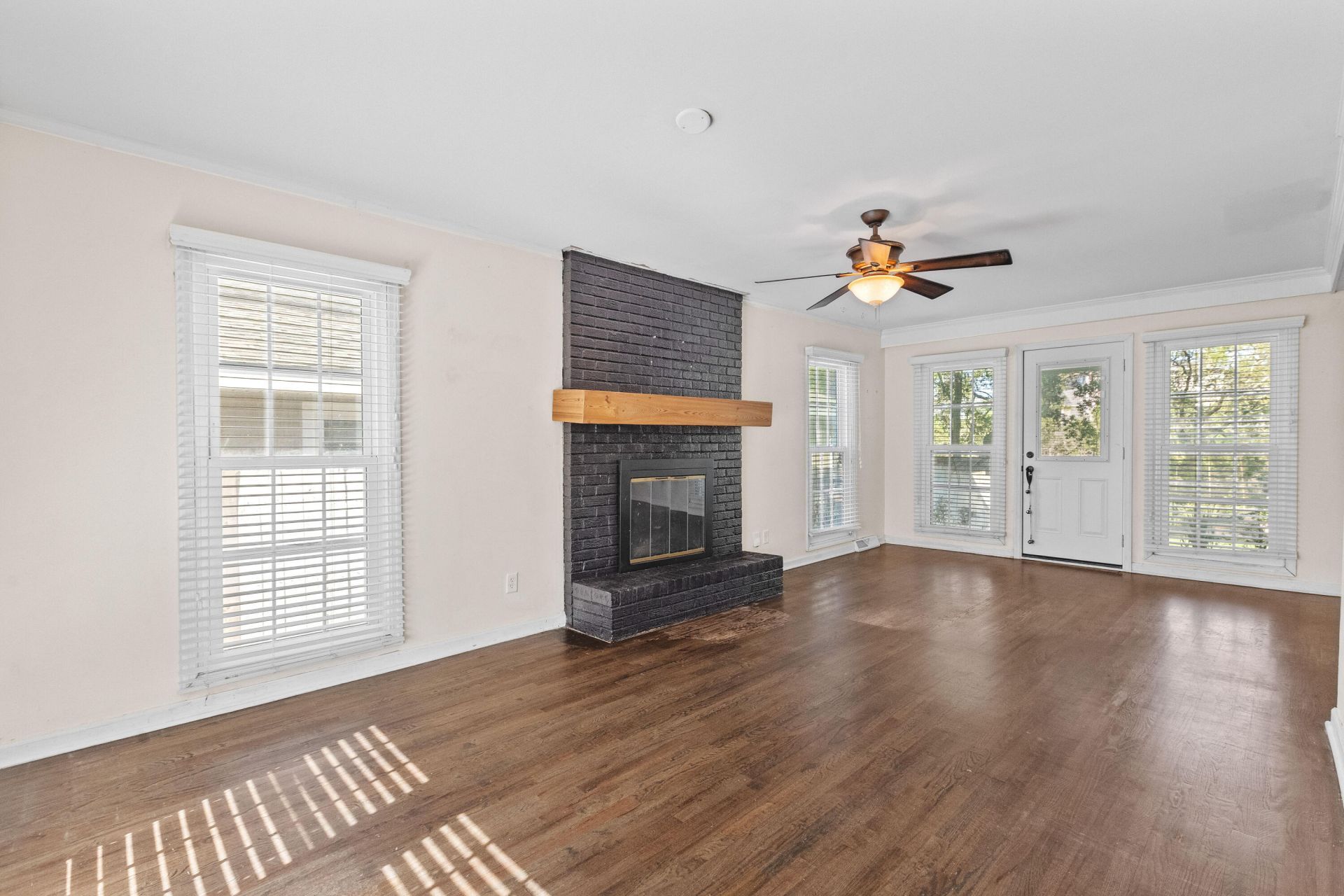 5729 Saint Angela Drive Photo 10
