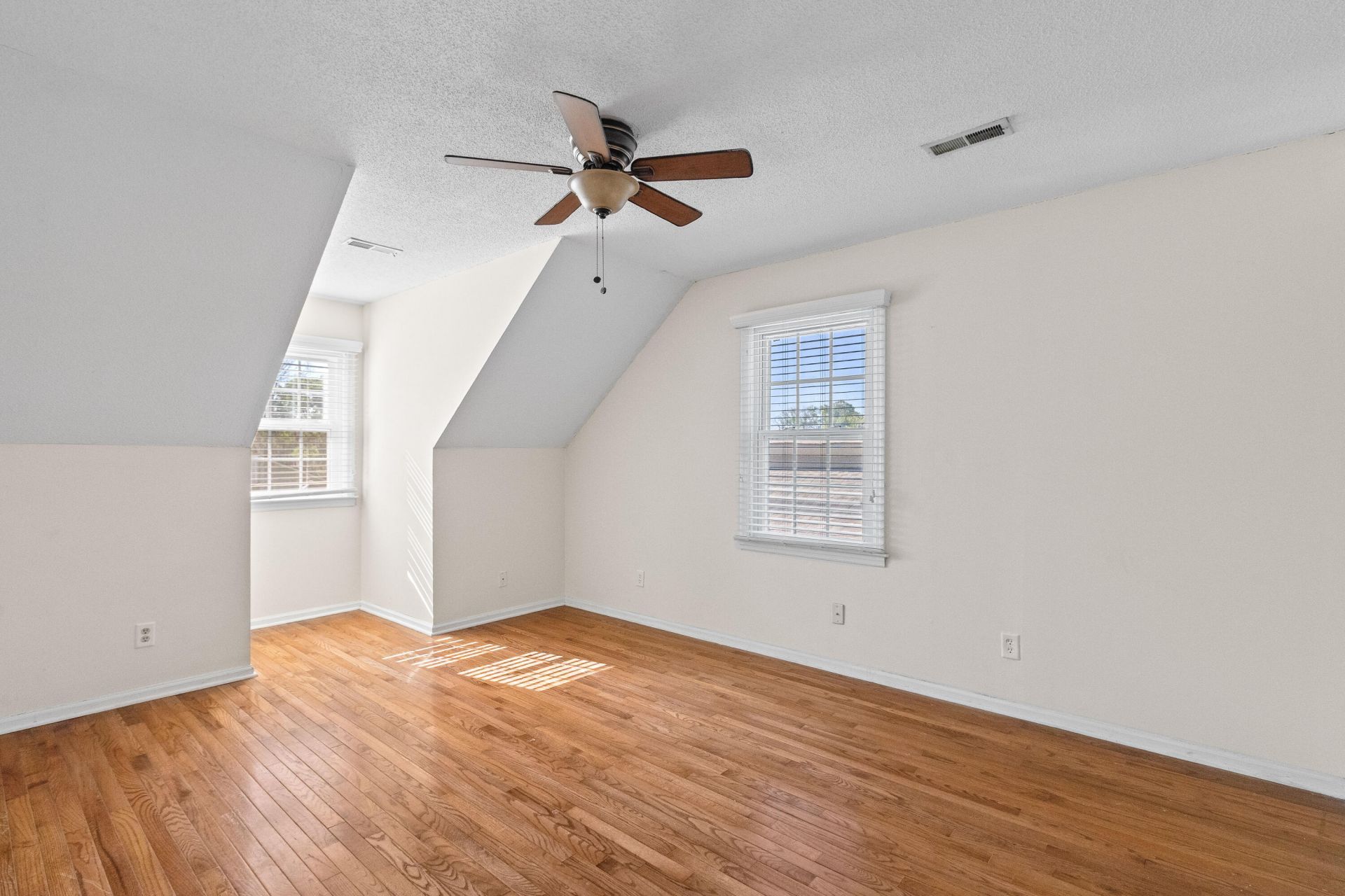5729 Saint Angela Drive Photo 24