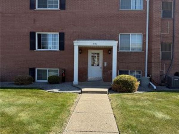 47630 Van Dyke Ave denwood, Sterling Heights, MI 48312