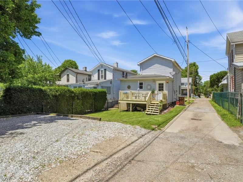 106 E Montgomery Street, Marietta, OH 45750 Photo 5