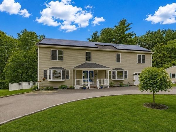 12 Corcoran Rd, Burlington, MA 01803