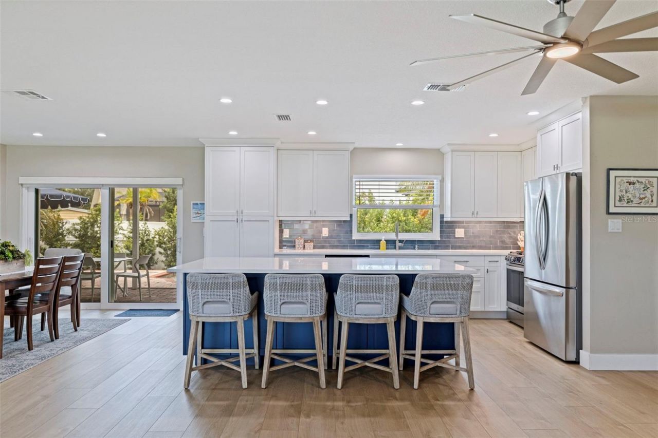 6085 Tanglewood Drive Ne, Saint Petersburg, FL 33703 Photo