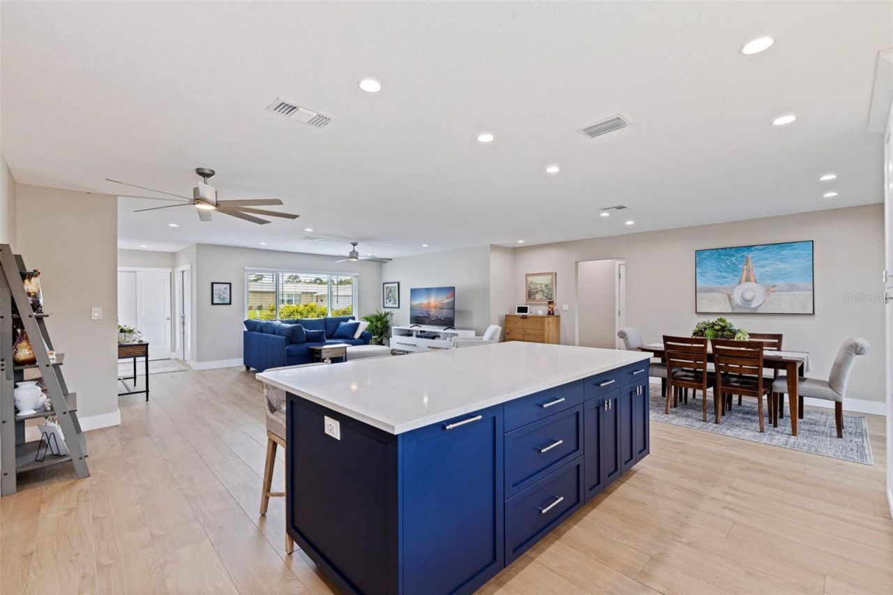 6085 Tanglewood Drive Ne, Saint Petersburg, FL 33703 Photo