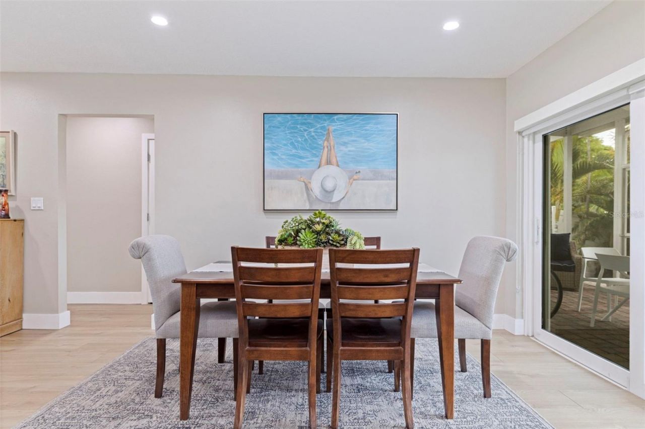 6085 Tanglewood Drive Ne, Saint Petersburg, FL 33703 Photo
