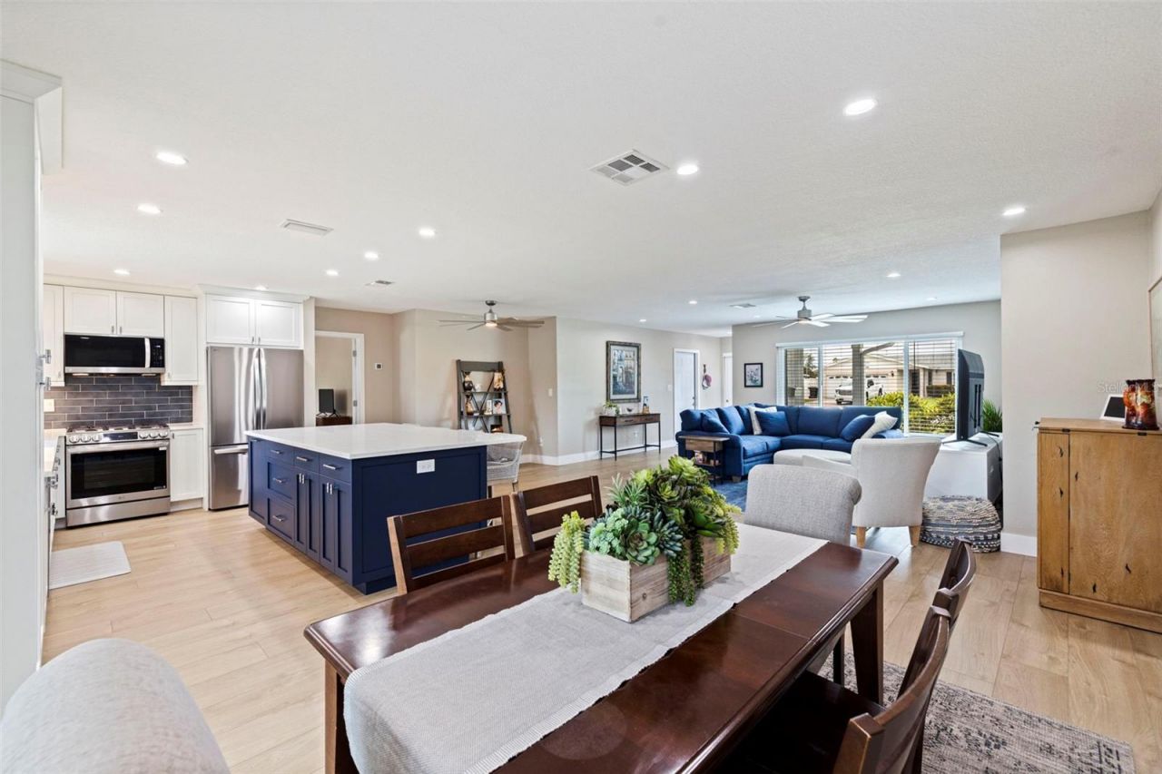 6085 Tanglewood Drive Ne, Saint Petersburg, FL 33703 Photo