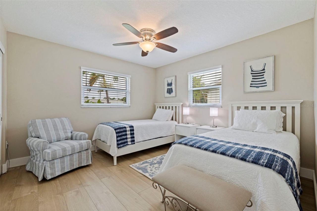 6085 Tanglewood Drive Ne, Saint Petersburg, FL 33703 Photo