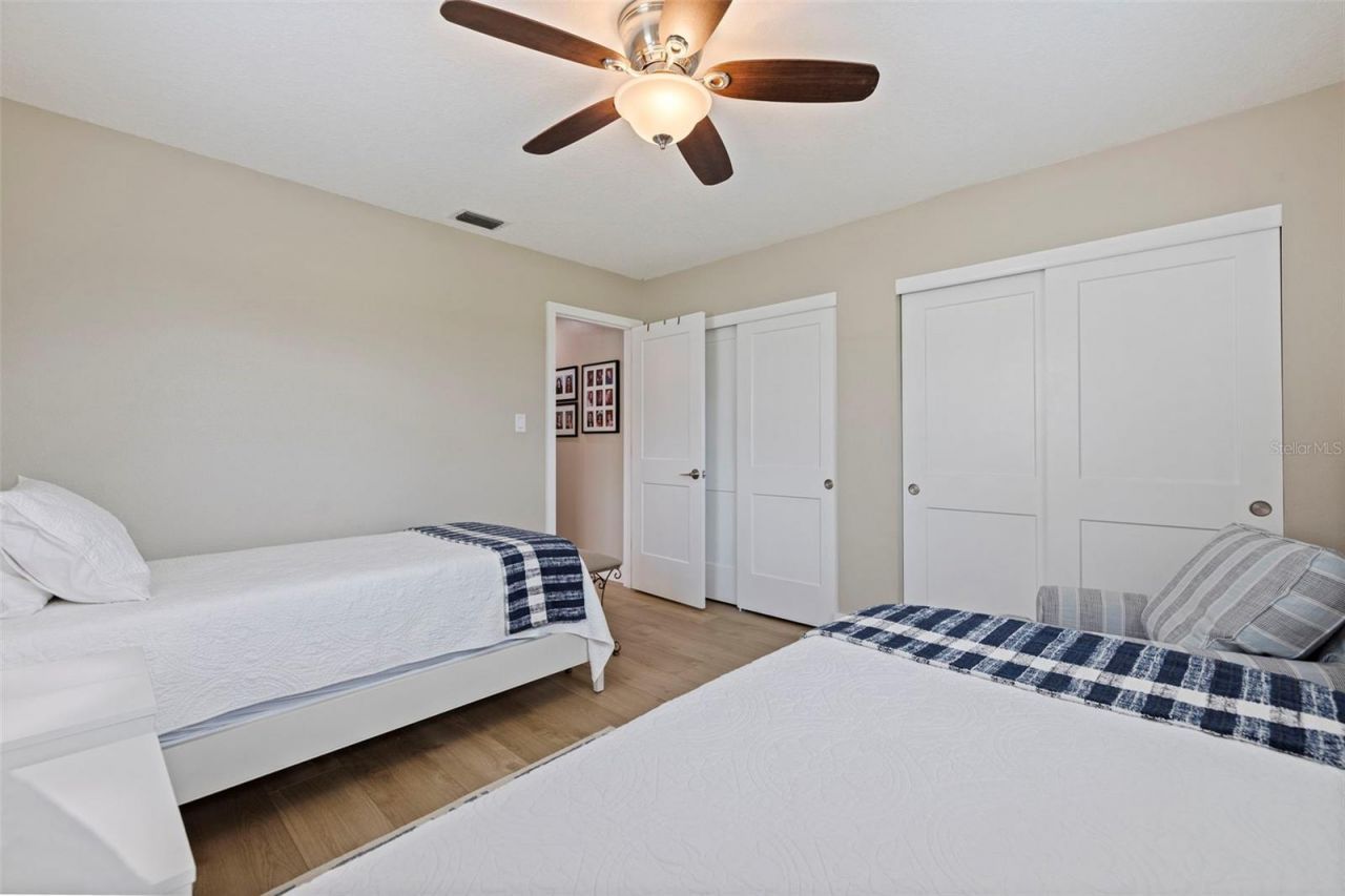 6085 Tanglewood Drive Ne, Saint Petersburg, FL 33703 Photo