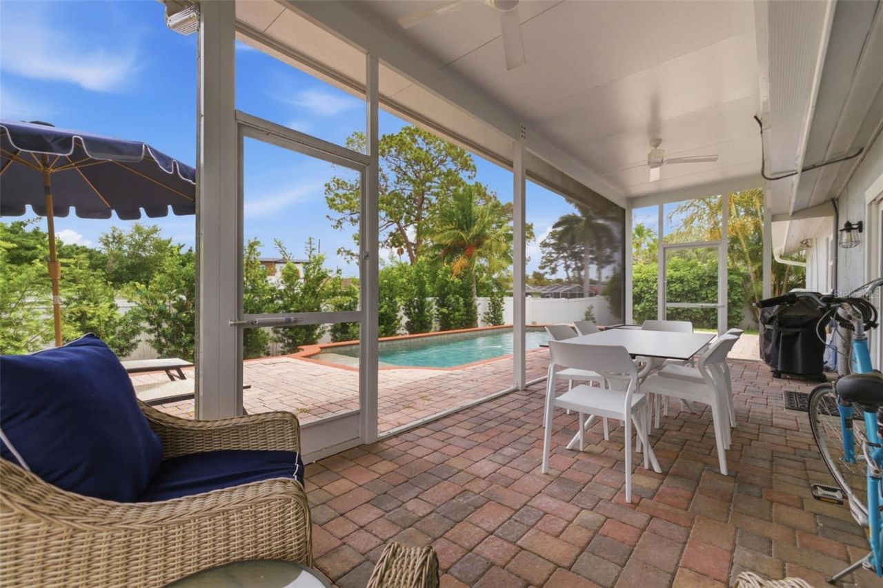 6085 Tanglewood Drive Ne, Saint Petersburg, FL 33703 Photo