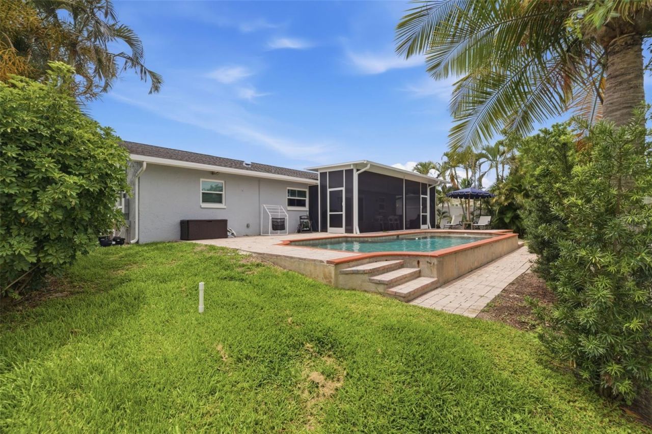 6085 Tanglewood Drive Ne, Saint Petersburg, FL 33703 Photo